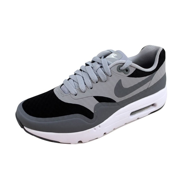 nike ultra essential