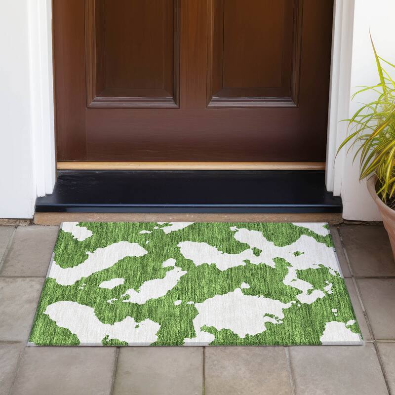Machine Washable Indoor/ Outdoor Contemporary Abstract Chantille Rug - Green - 1'8" x 2'6"