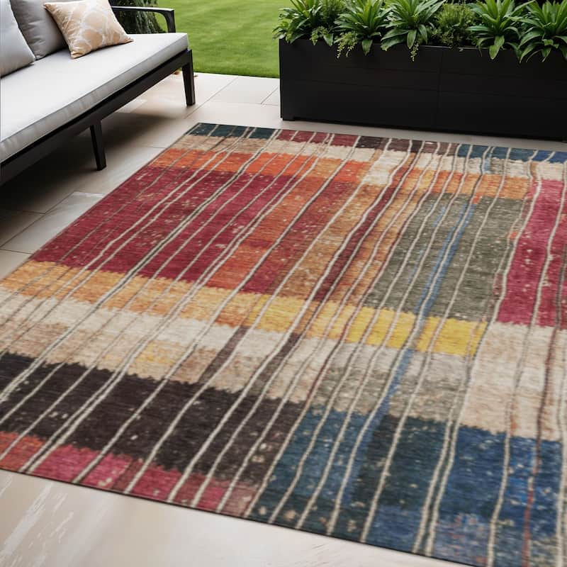 HomeRoots Striped Transitional Rectangle Outdoor Rug - 5' X 8'