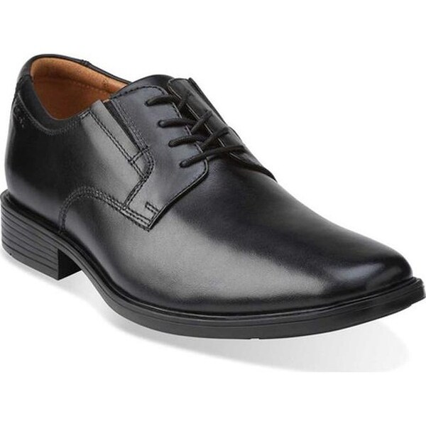 clarks tilden plain black