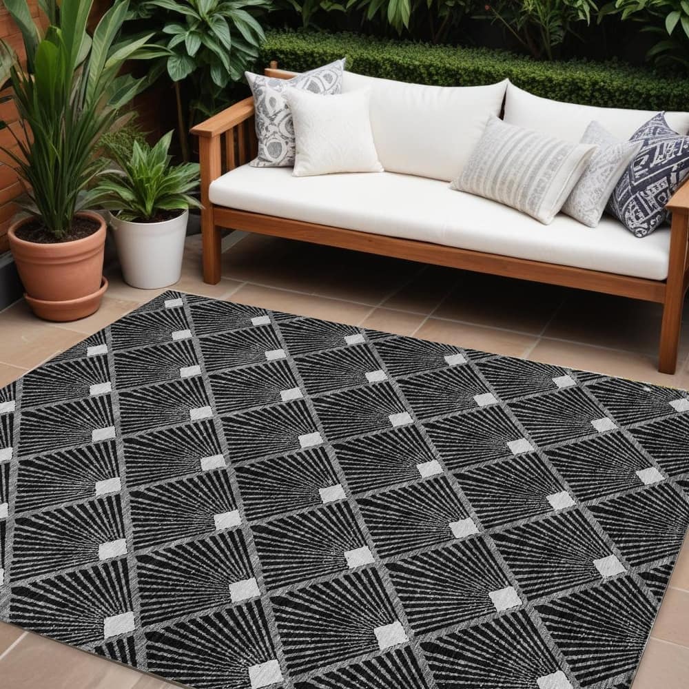 HomeRoots Geometric Transitional Rectangle Outdoor Rug