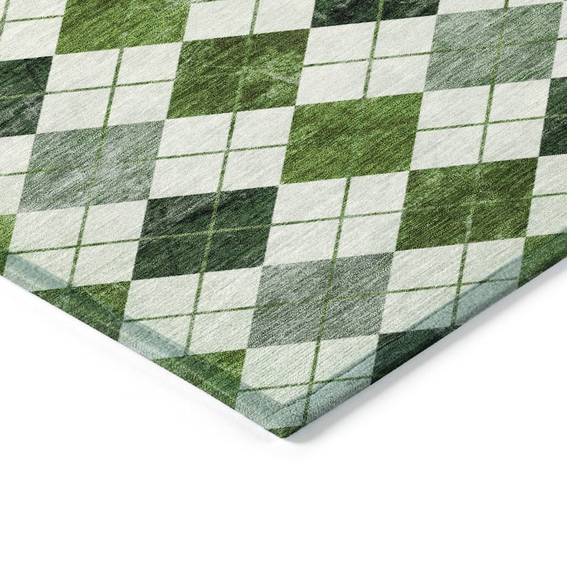 Machine Washable Indoor/ Outdoor Modern Argyle Chantille Rug
