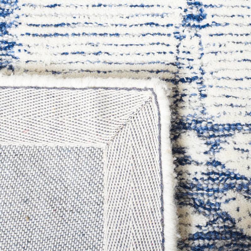 Martha Stewart by SAFAVIEH, Handmade Siun Abstract Wool Rug