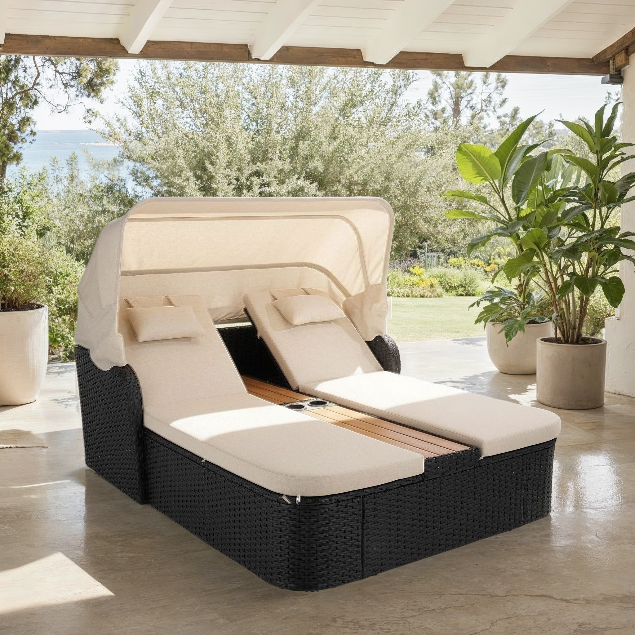 SAFAVIEH Outdoor Patio Furniture Victoria Double Daybed - 65"W x 82"D x 56"H