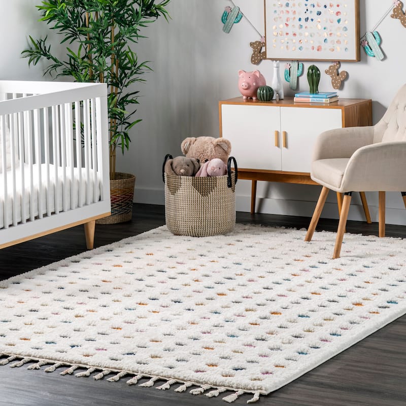 Nuloom Aurelia Dotted High-Low Kids Area Rug - 5'3" x 7'6" - Off White