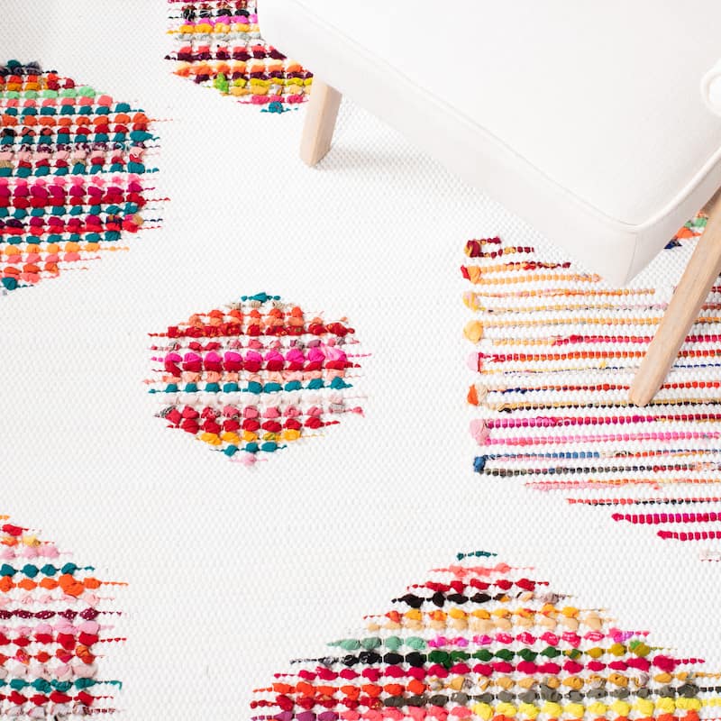 SAFAVIEH Flatweave Montauk Shqipe Casual Rug