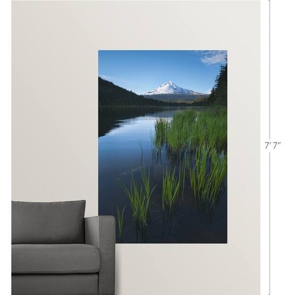 "USA, Oregon, Clackamas County, View of Trillium Lake with Mt Hood in