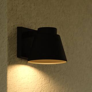 VAXCEL Evans 1-Light Textured Black Outdoor Wall Sconce, Rust-Resistant Aluminum, Metal Shade, Integrated LED Dark Sky Compliant