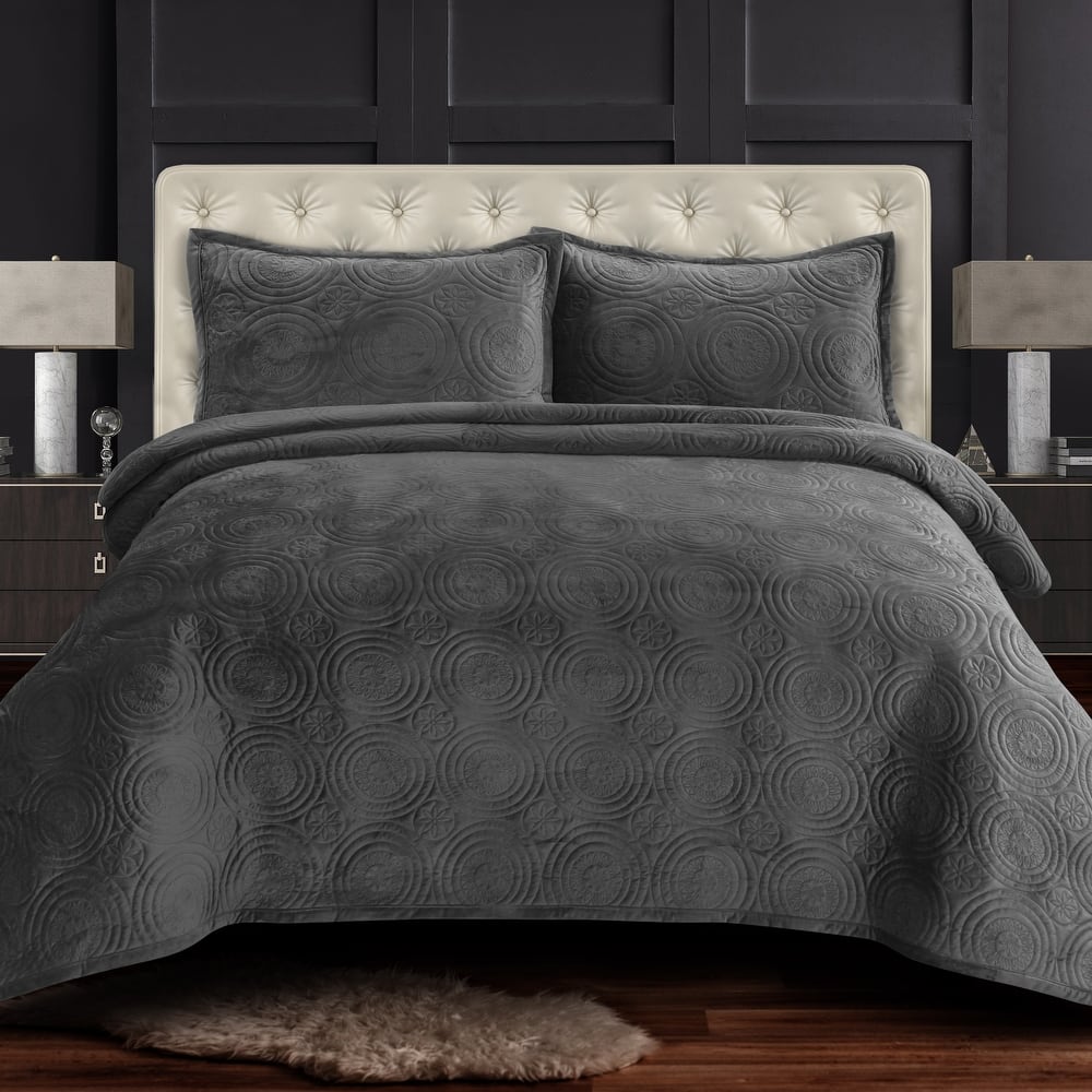 Capri Medallion Velvet Oversized Solid Quilt Set