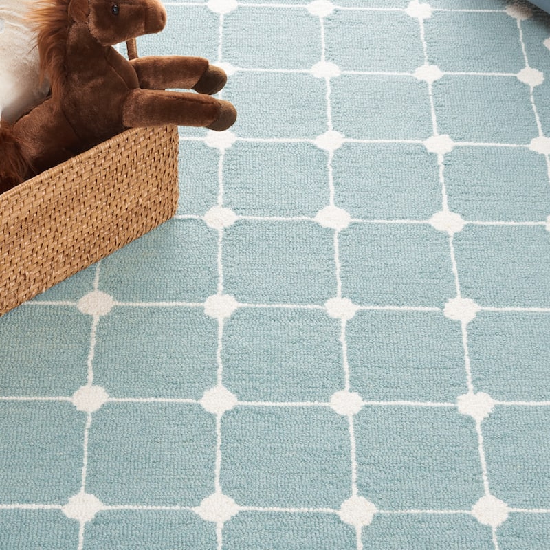 SAFAVIEH Handmade Kids Sijtske Geometric Wool Rug