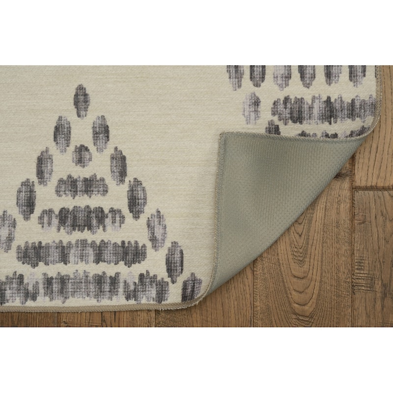 Indoor/Outdoor Water Resistant Navarre Ivory & Brown Washable Area Rug - 2' x 3'
