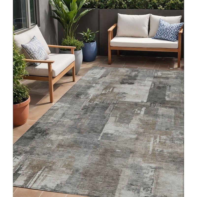 HomeRoots Abstract Transitional Rectangle Outdoor Rug - 5' X 8'