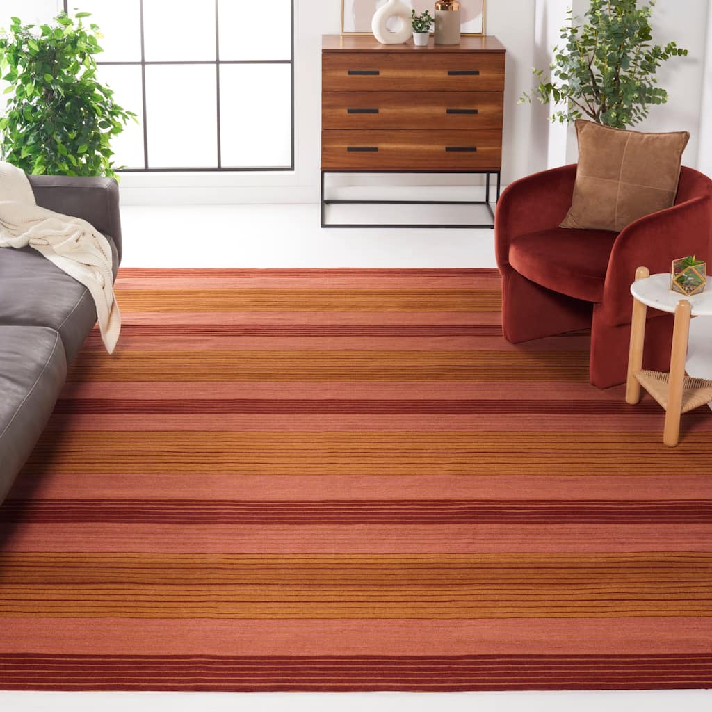 SAFAVIEH Handmade Marbella Medine Modern Wool Rug