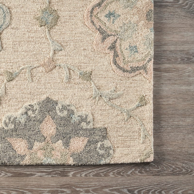 Sevita Delicate Traditional Floral Area Rug