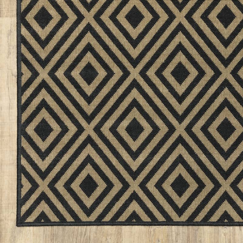 Vista Home Malta Black/Tan Diamond Indoor-Outdoor Rug.