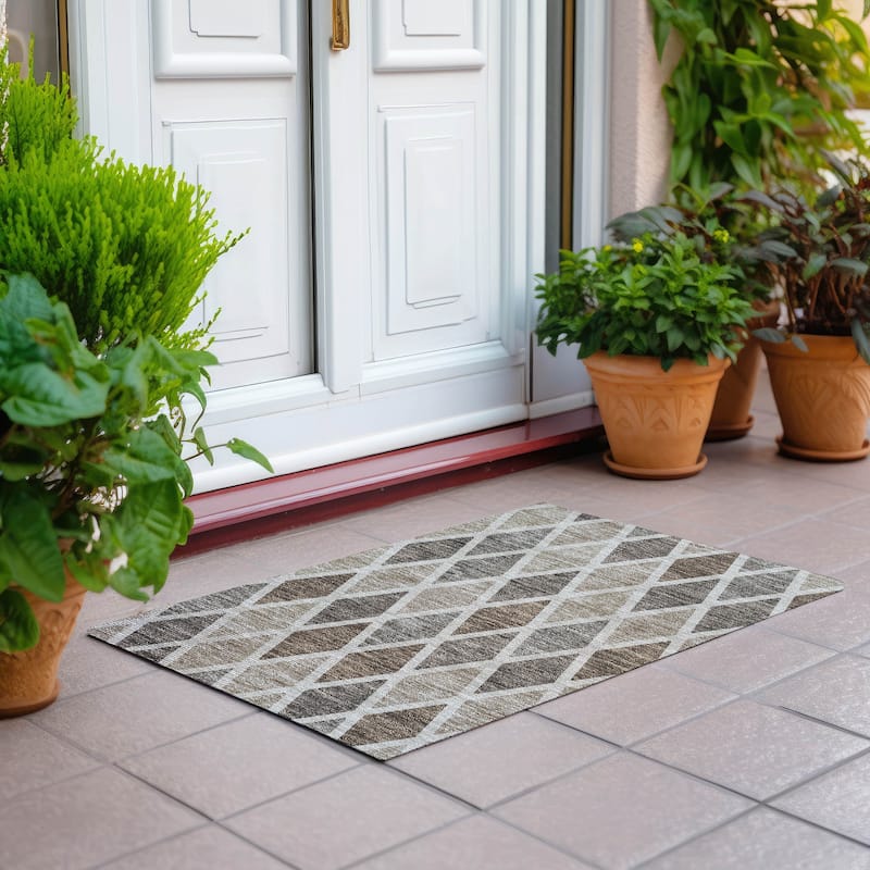 Machine Washable Indoor/ Outdoor Chantille Diamond Prism Rug - Beige - 1'8" x 2'6"
