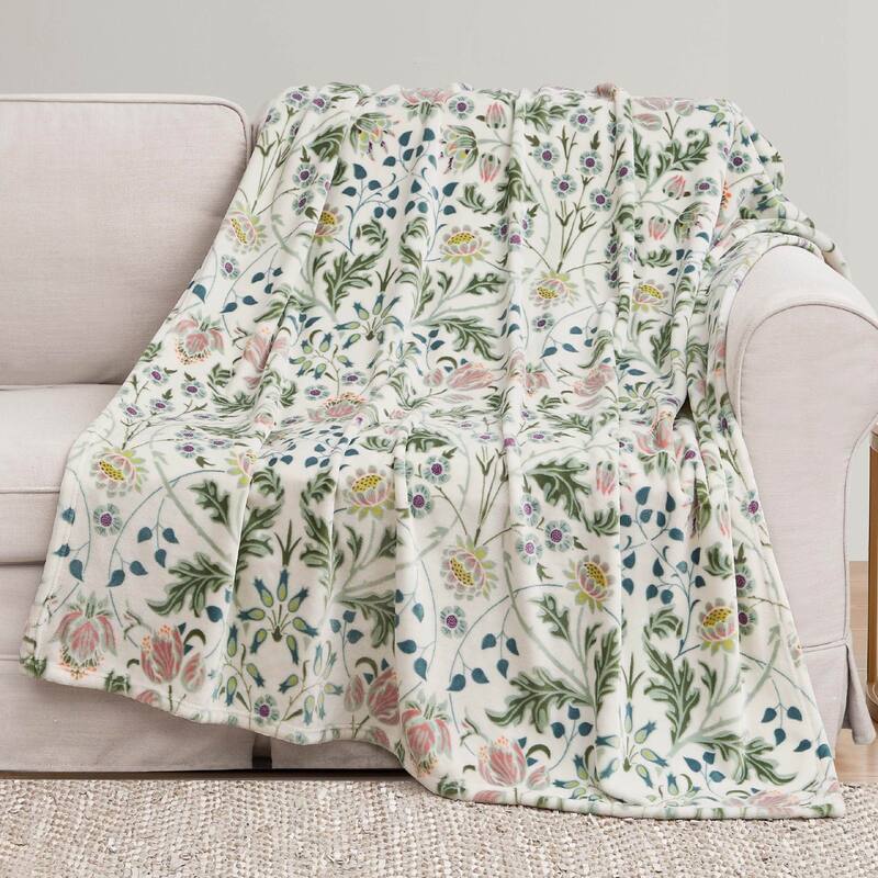Jessica Simpson 50" x 60" Plush Throw Blankets - Green - 50" x 60"