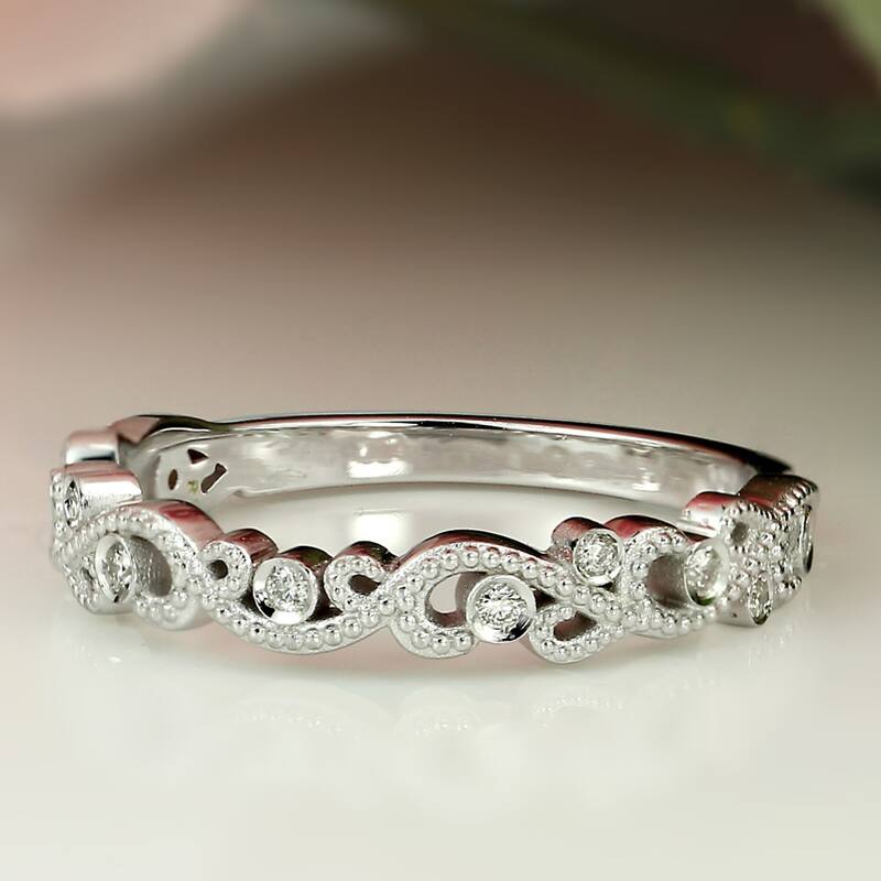 Auriya 18k Gold Vintage Stackable Diamond Wedding Band 0.06ctw