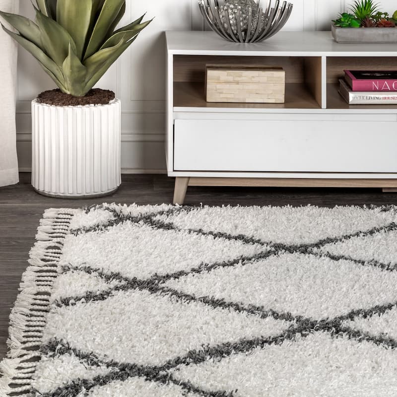 JONATHAN Y Modern Shag Plush Tassel Moroccan Geometric Trellis Area Rug