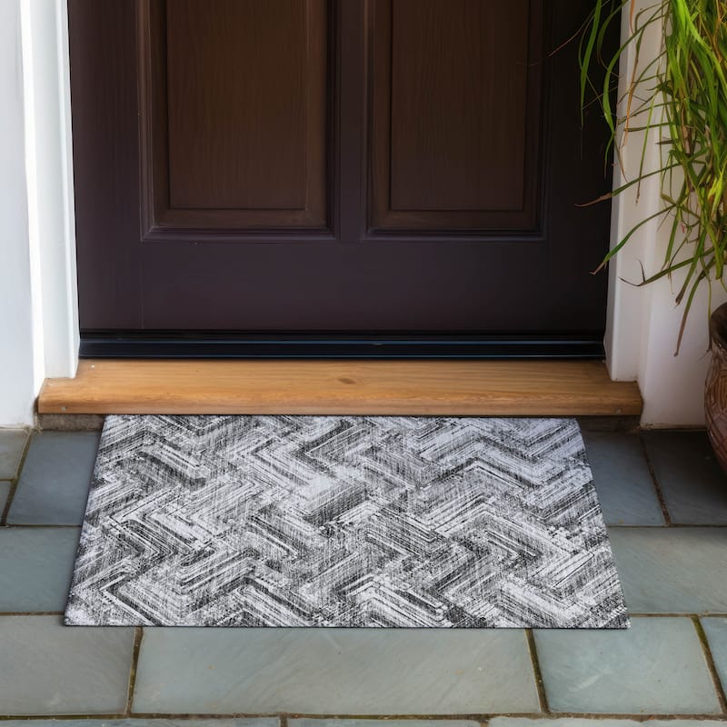 Machine Washable Indoor/ Outdoor Chantille Modern Chevron Rug