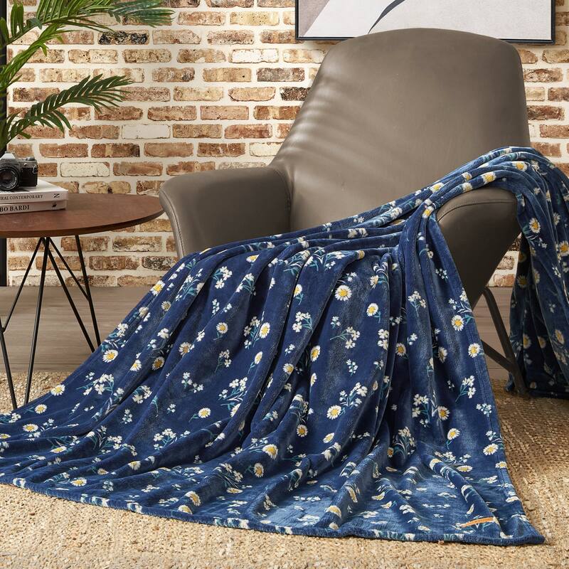 Lucky Brand Daisy Plush Throw Blanket