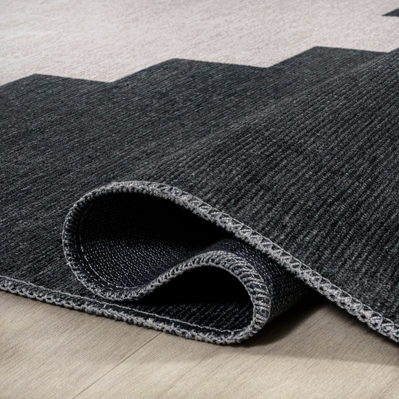 JONATHAN Y Luola Solid Low-Pile Machine Washable Area Rug