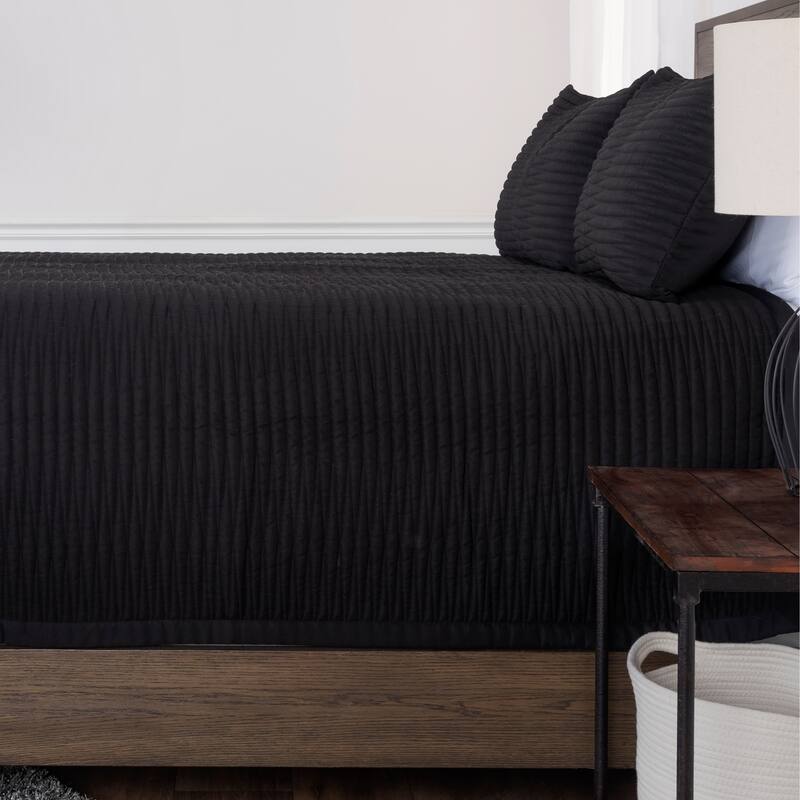 Blackberry Grove Parker Wave Pattern 3-Piece Quilt Set