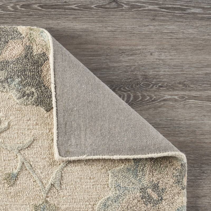 Sevita Delicate Traditional Floral Area Rug