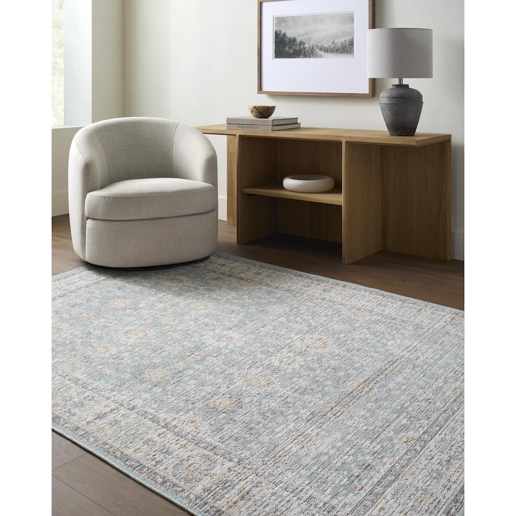 Livabliss Amir Traditional Area Rug