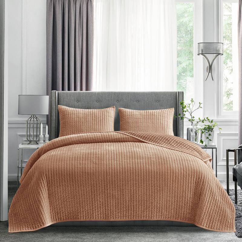 Wonderful Velvet 3 Piece Quilt Set