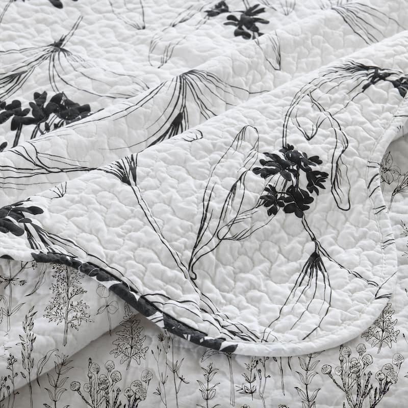 3 Pcs Black White Floral Quilt Bedspread Set