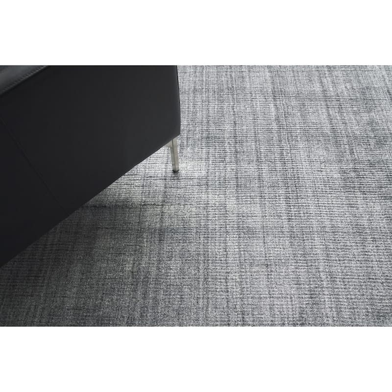 EXQUISITE RUGS Robin Hand-loomed Bamboo Silk/Wool Charcoal Area Rug.