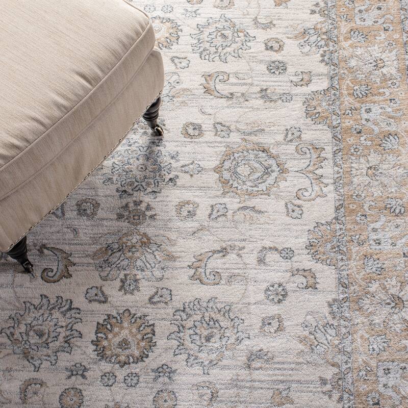 SAFAVIEH Isabella Hazbie Traditional Floral Oriental Area Rug - Cream/Beige - 5' 3" x 7' 6"