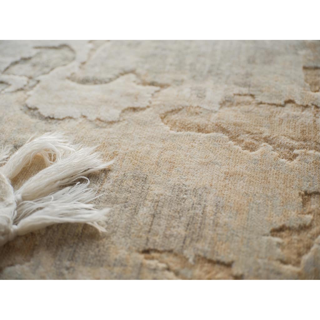 Infinity Handmade Wool/Nylon in Silver/Beige Area Rug.
