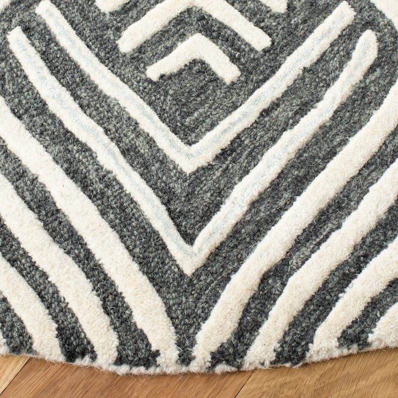SAFAVIEH Handmade Blossom Atiye Modern Floral Wool Rug