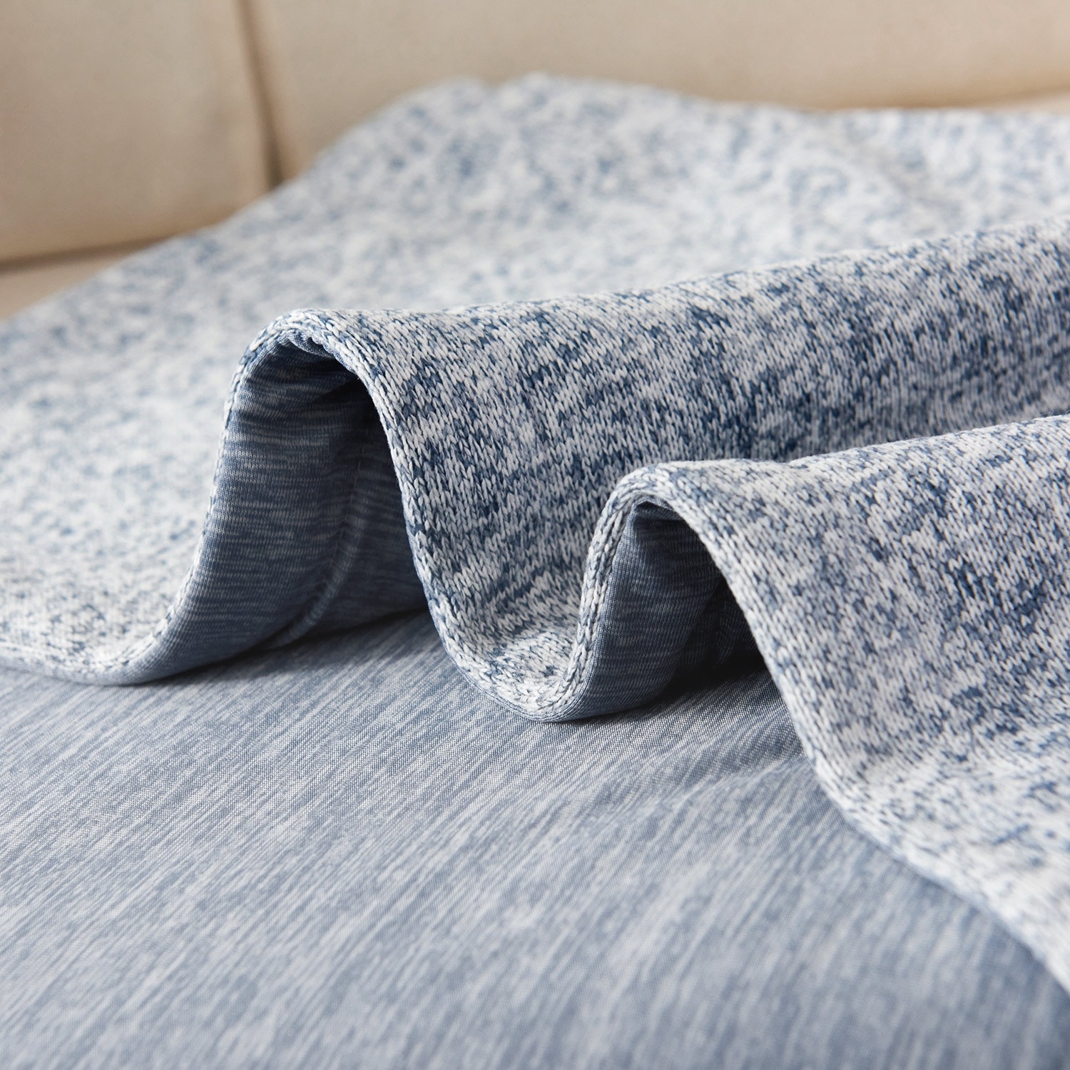 Cooling Blanket Absorbs Heat to Keep Adults Children Babies Cool