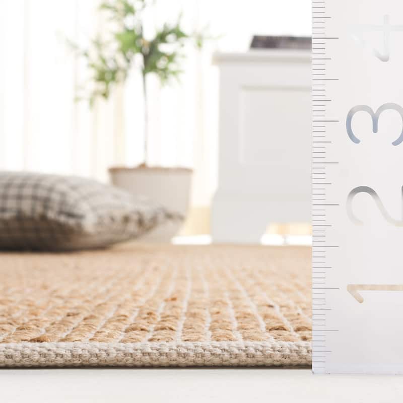 SAFAVIEH Handmade Natural Fiber Ulviya Jute Rug