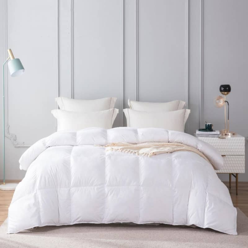 Highland Feather White Goose Feather Duvet/Comforter All Seasons 233TC Casing with Corner Ties