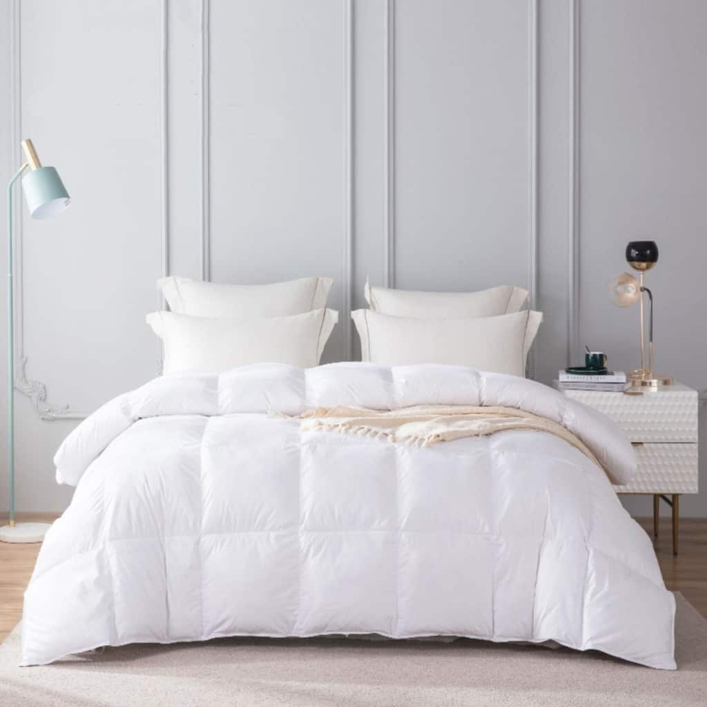 Highland Feather White Goose Feather Duvet/Comforter All Seasons 233TC Casing with Corner Ties
