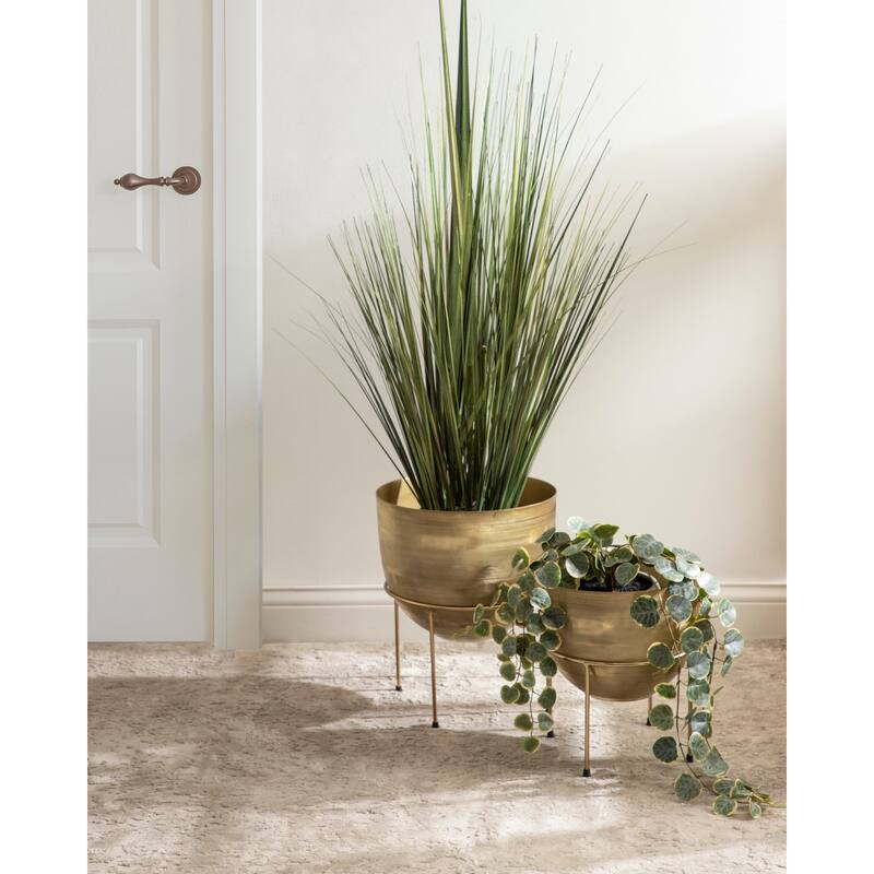 Kate and Laurel Navara Freestanding Planter Set