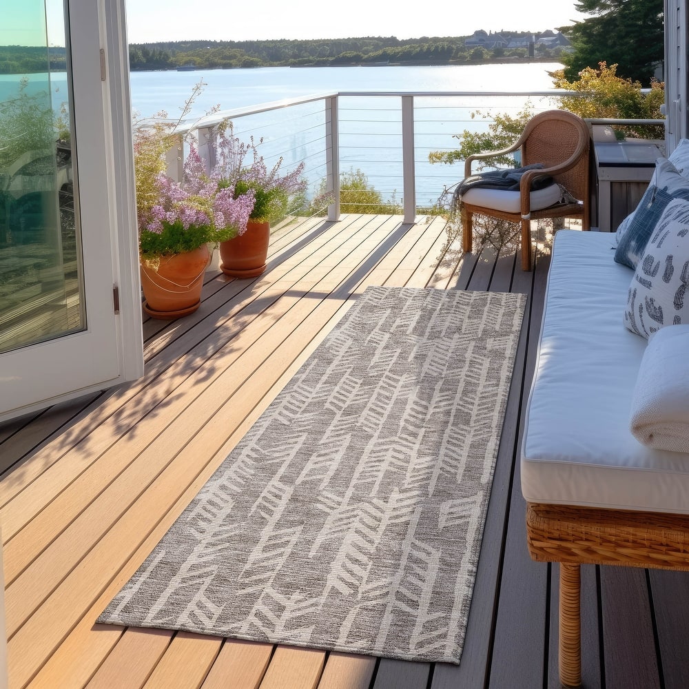 Machine Washable Indoor/ Outdoor Chantille Modern Arrows Rug