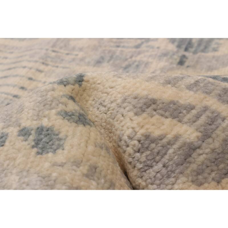 ECARPETGALLERY Hand-knotted Mystique Ivory Wool Rug - 7'6 x 7'11