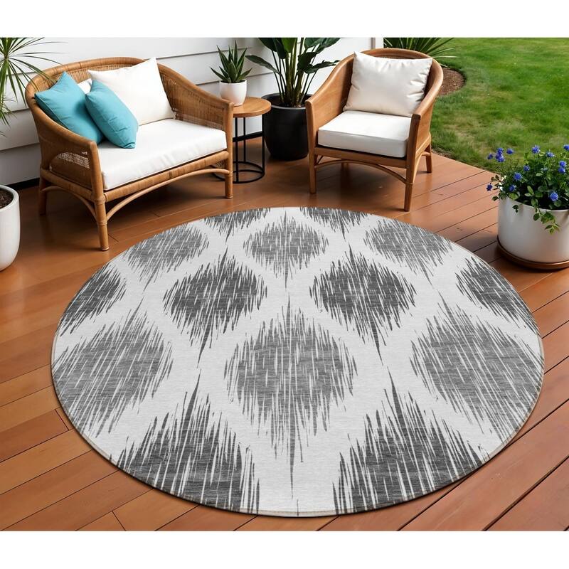 HomeRoots Ikat Transitional Rectangle Outdoor Rug - 8' Round
