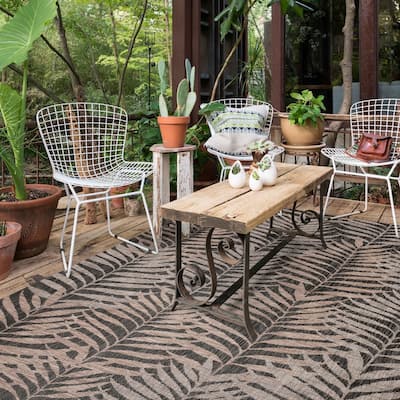 Alexander Home Havannah Palms Indoor/Outdoor Area Rug