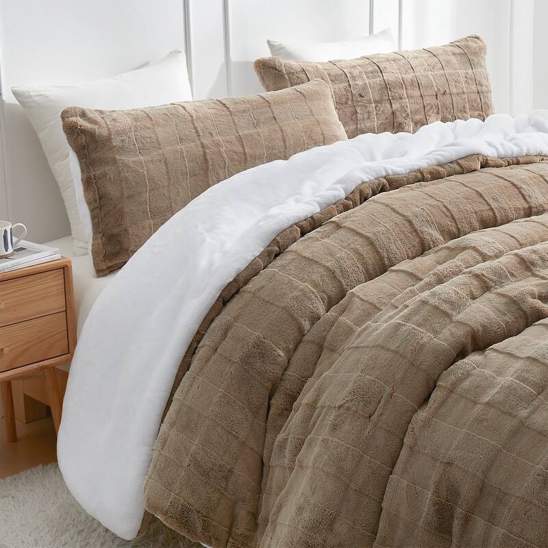 Chunky Bunny Crossing - Coma Inducer® Oversized Comforter Set