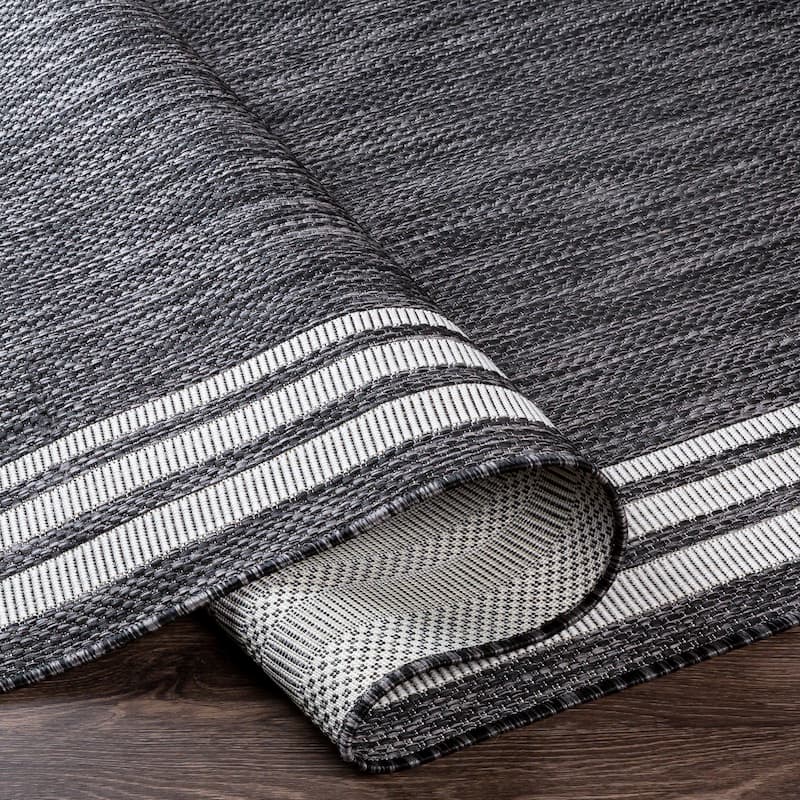 Livabliss Jeremie Indoor/ Outdoor Border Area Rug