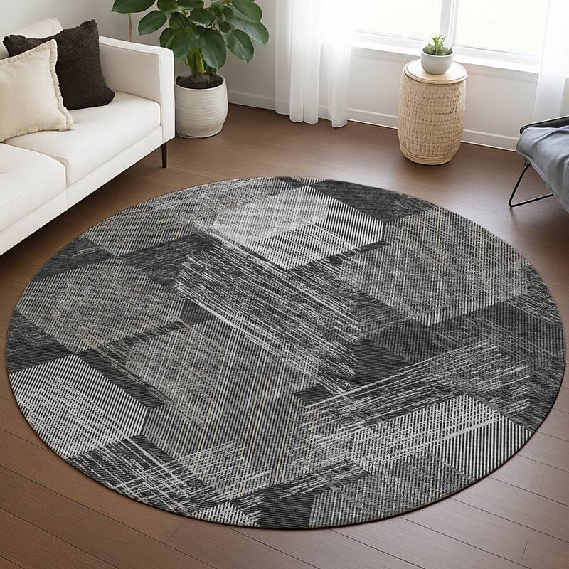 Machine Washable Indoor/ Outdoor Modern Hotchkiss Chantille Rug