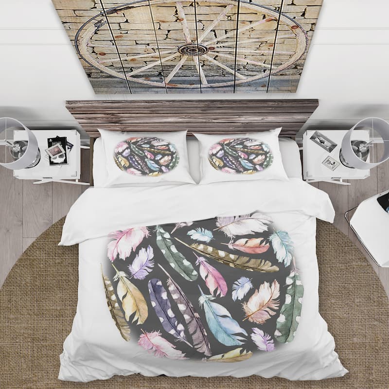 Designart 'Colorful Boho Feathers In Circle' Bohemian & Eclectic Duvet Cover Set