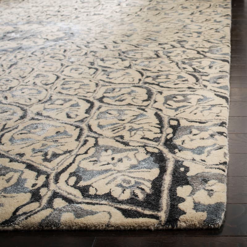 SAFAVIEH Handmade Allure Nazire Modern Floral Wool Rug