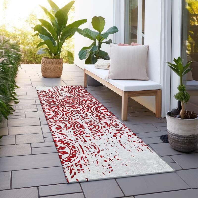 Machine Washable Indoor/ Outdoor Chantille Suzani Vintage Rug - Red - 2'3" x 7'6"